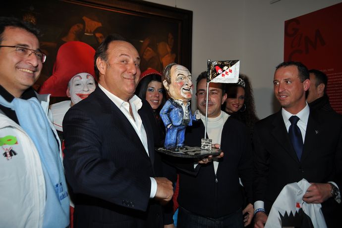 Ingrandisci la foto